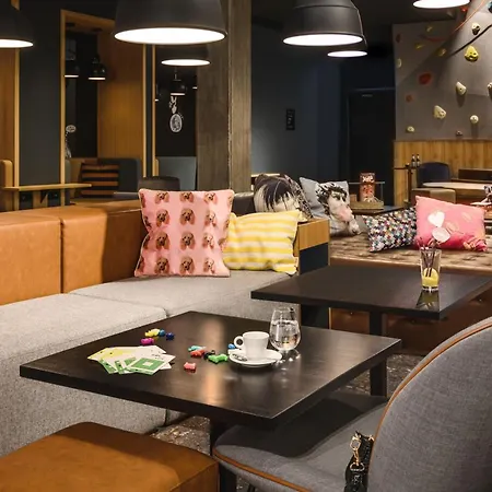 Moxy Neustadt 3*