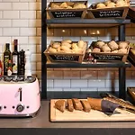 فندق Moxy Neustadt 3*