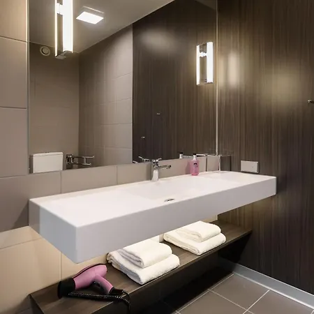 Moxy Neustadt ホテル