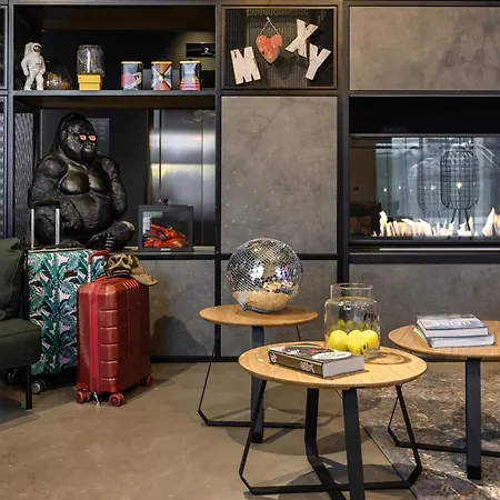 Hotel Moxy Neustadt 3*