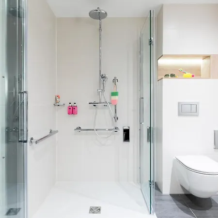 Moxy Neustadt Szálloda 3*