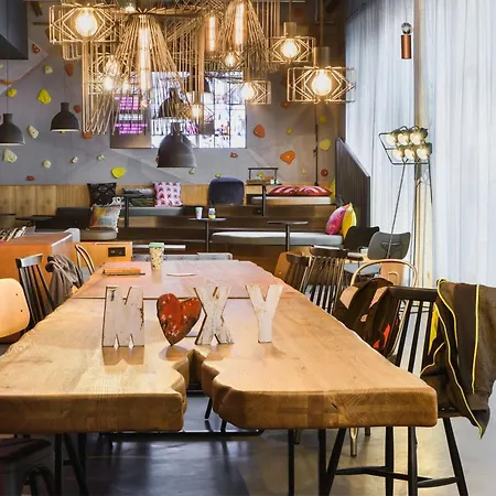 Moxy Neustadt 3* دريسدن