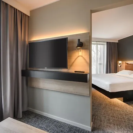 Szálloda Moxy Neustadt 3*