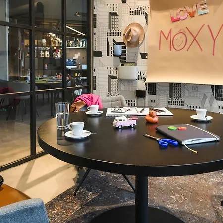 Moxy Neustadt Hotel 3*