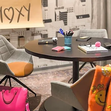 Moxy Neustadt ホテル 3*