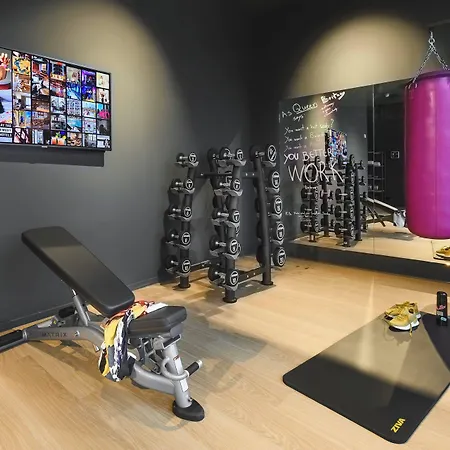 Moxy Neustadt فندق