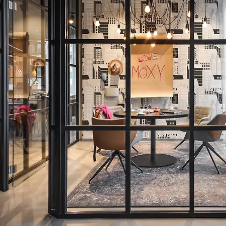 Moxy Neustadt 3* دريسدن