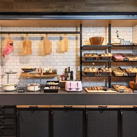 Moxy Neustadt 3* دريسدن