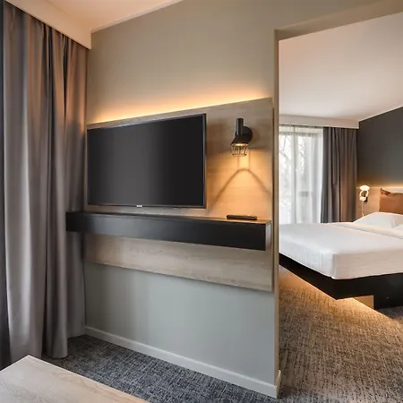 Moxy Neustadt 3*