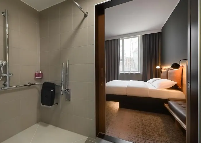 Hotel Moxy Neustadt 3*