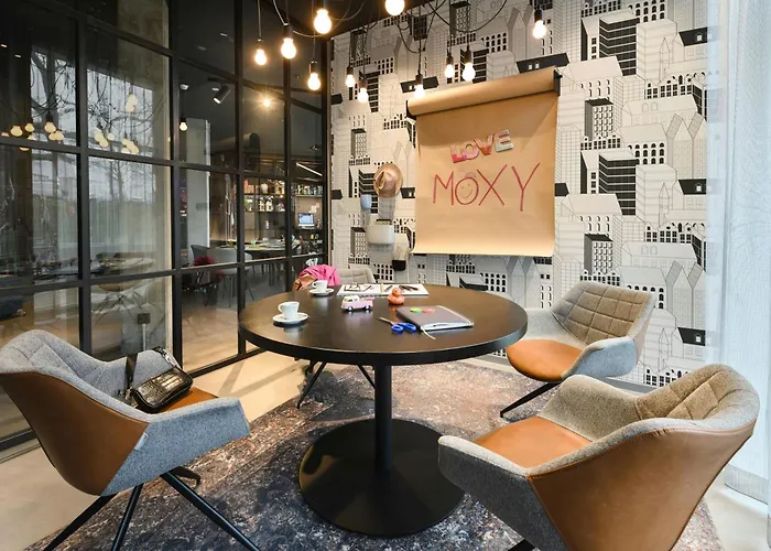 Moxy Neustadt מלון